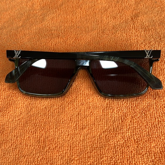 LOUIS VUITTON BLACK AND GREEN Z1273W SQUARE SUNGLASSES 😎 MADE IN ITALY 🇮🇹 - Picture 6 of 12